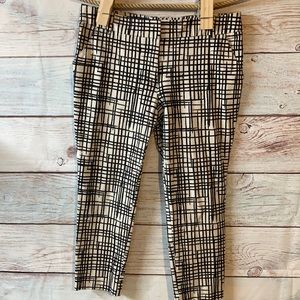 14W black and white Ava & Viv crop slacks